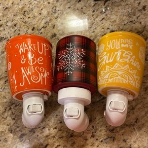 3 SCENTSY wall plugins
